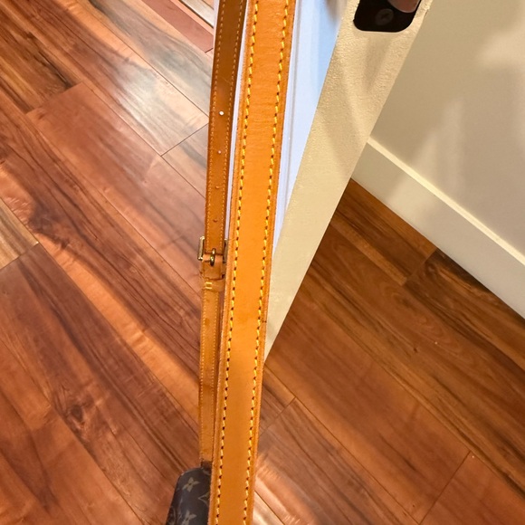 St Cloud Louis Vuitton PM Monogram Crossbody Bag - Picture 11 of 16